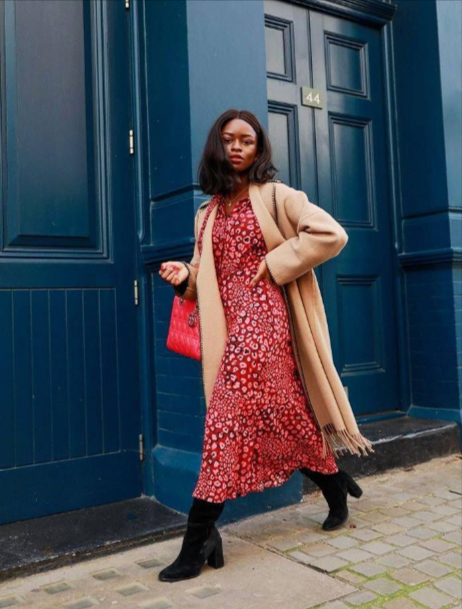 Flowy maxi dress with boots Flowy maxi dress with boots