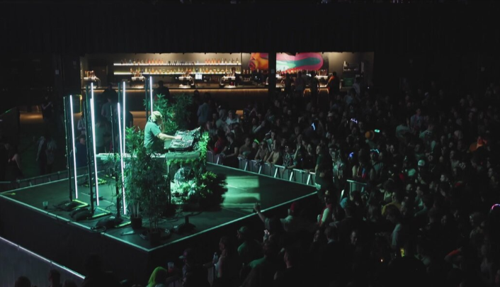 Clubs and small venues Clubs and small venues