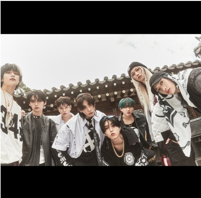 Stray Kids Stray Kids